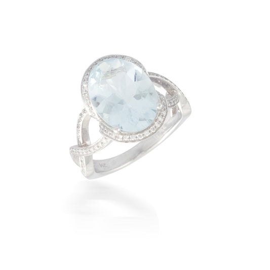 Oval Aquamarine and Diamond Halo Ring 2